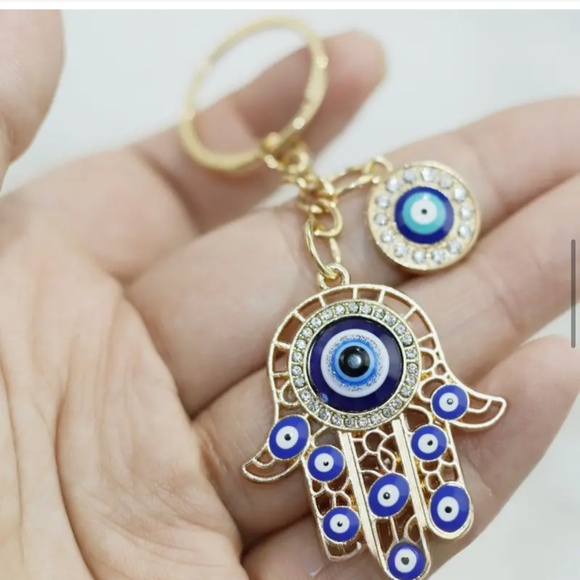 2 pcs Evil Eye Keychain- Gold & Silver - Picture 4 of 5